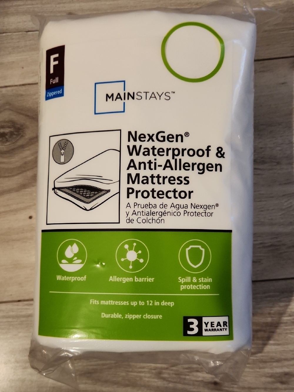 Mainstays White Mattress Protector with Green Accent